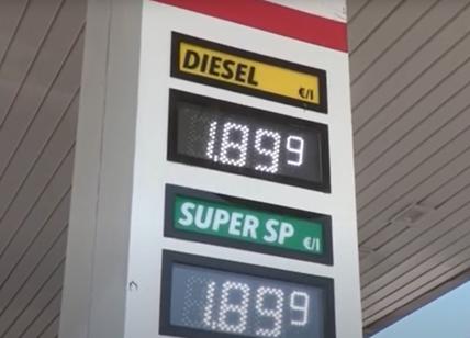 Prezzo della benzina: come si calcola e da che fattori dipende